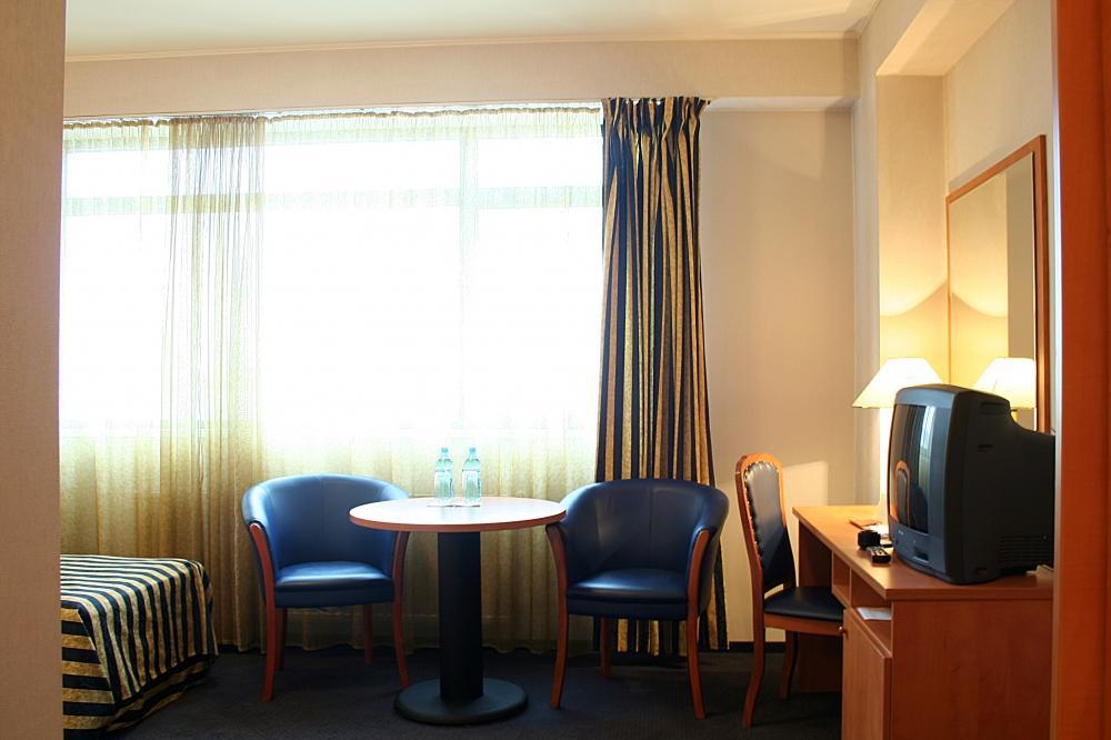 Hotel Class Бухарест Экстерьер фото